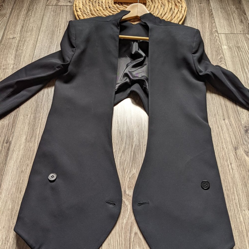 EUC Women (2/36) - THEYSKENS' THEORY Open Back Blazer